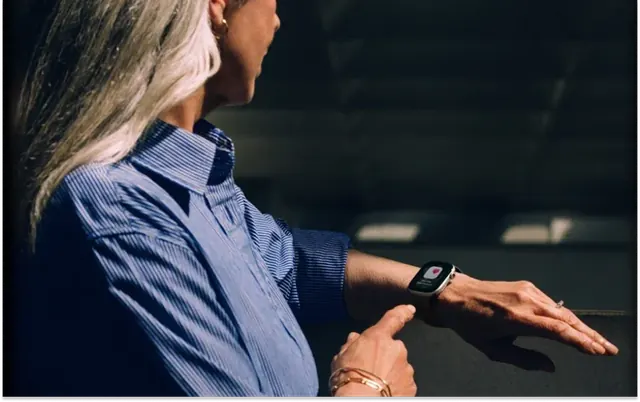 Apple Watch Series 11: 42 мм, 64 ГБ, черный