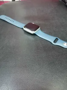 Apple Watch Series 9: 45 мм, GPS, алюминиевый корпус, серебристый, ремешок Storm Blue Sport Band